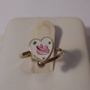 "Sarah Coventry Child Size White Heart Rose Ring "